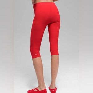 Alo Yoga  AloSoft Iconic High-Waist Red Capri Cropped Leggings